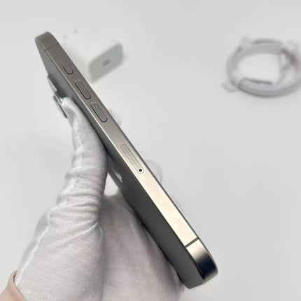 Apple iPhone 15 Pro – 256 Go – Titane Naturel