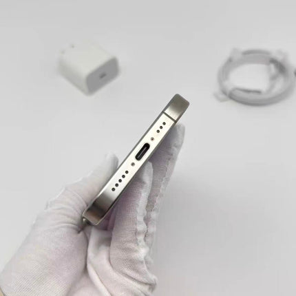 Apple iPhone 15 Pro – 256 Go – Titane Naturel